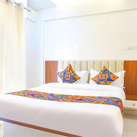 Fabhotel Majestic Luxurious - Nr Rajaram Bhiku Pathare Stadium Пюн Екстериор снимка