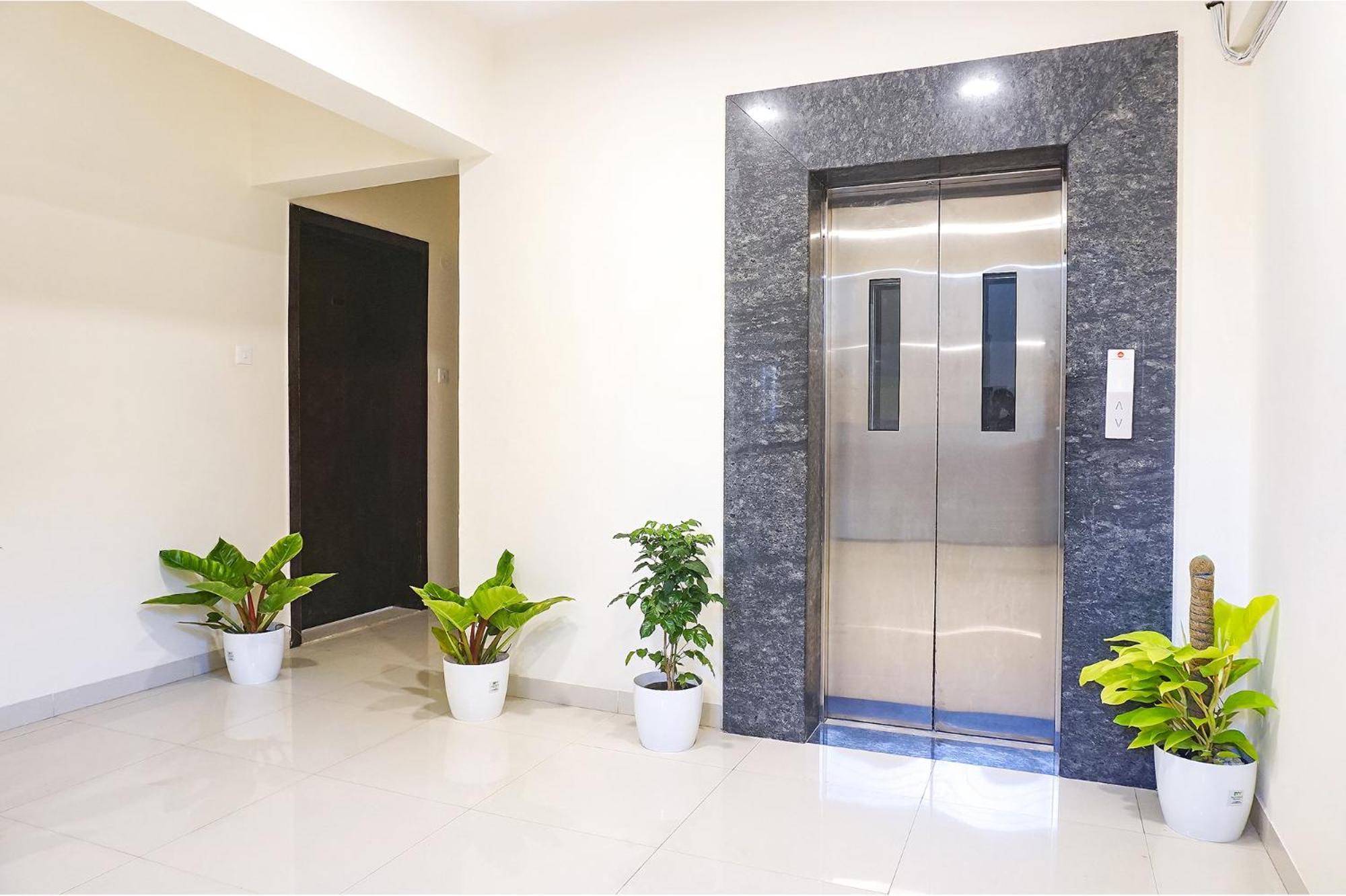 Fabhotel Majestic Luxurious - Nr Rajaram Bhiku Pathare Stadium Пюн Екстериор снимка
