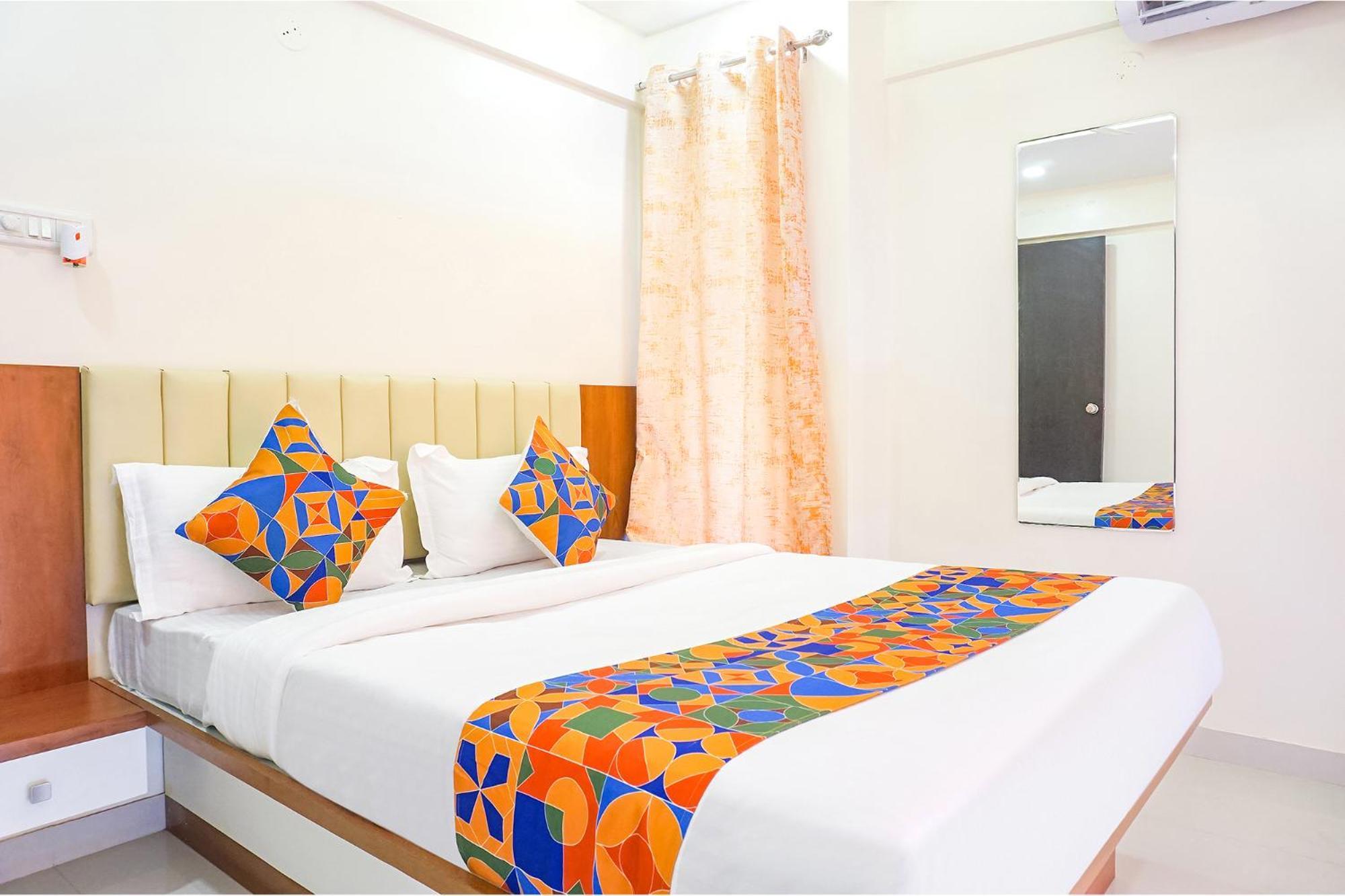 Fabhotel Majestic Luxurious - Nr Rajaram Bhiku Pathare Stadium Пюн Екстериор снимка