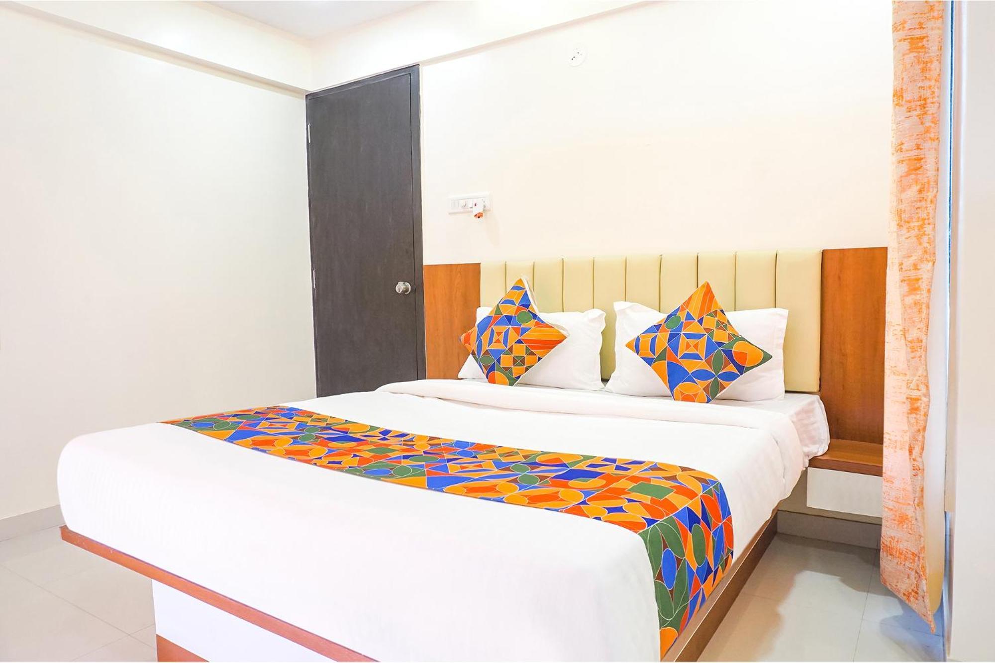 Fabhotel Majestic Luxurious - Nr Rajaram Bhiku Pathare Stadium Пюн Екстериор снимка