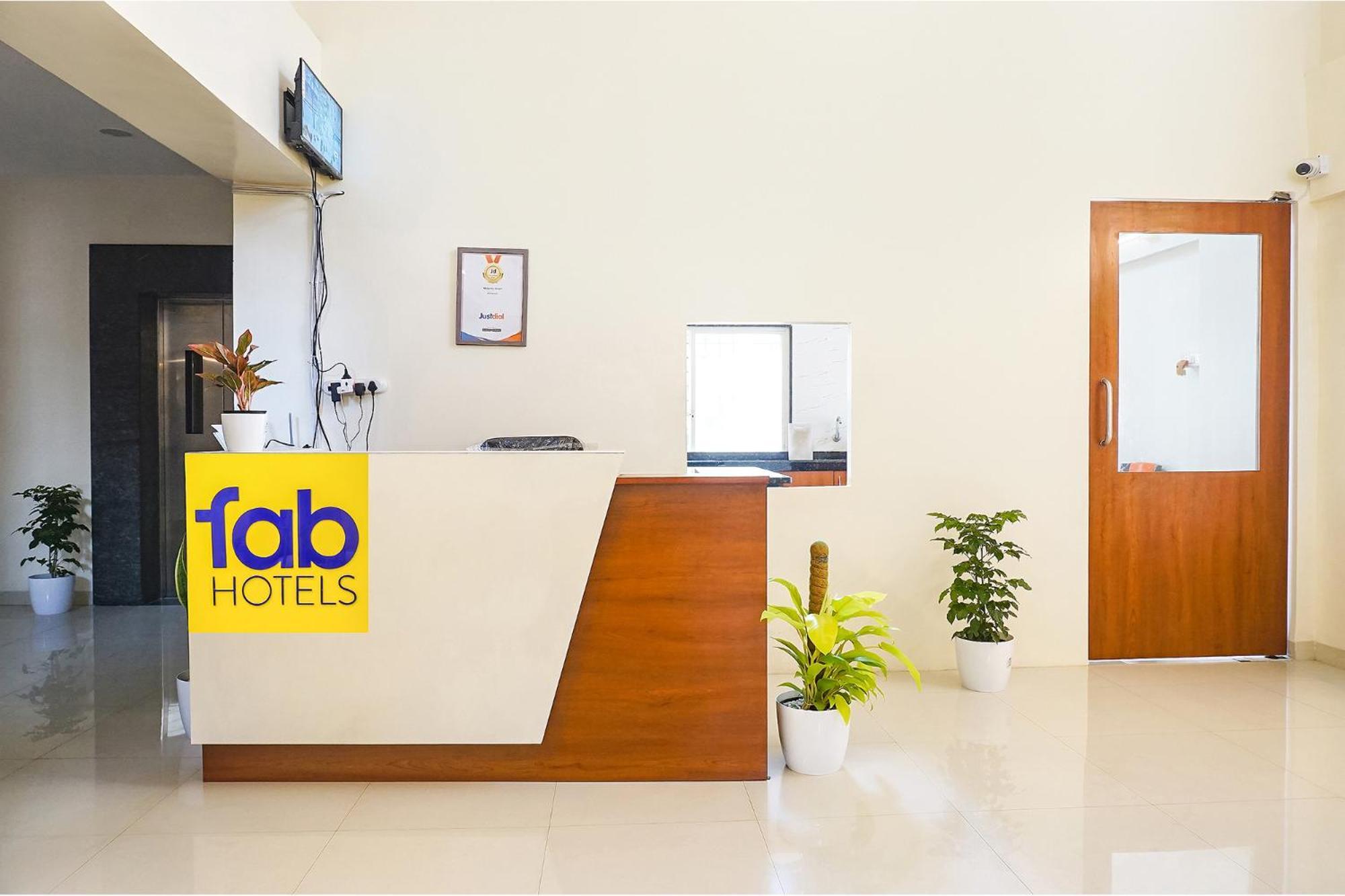 Fabhotel Majestic Luxurious - Nr Rajaram Bhiku Pathare Stadium Пюн Екстериор снимка