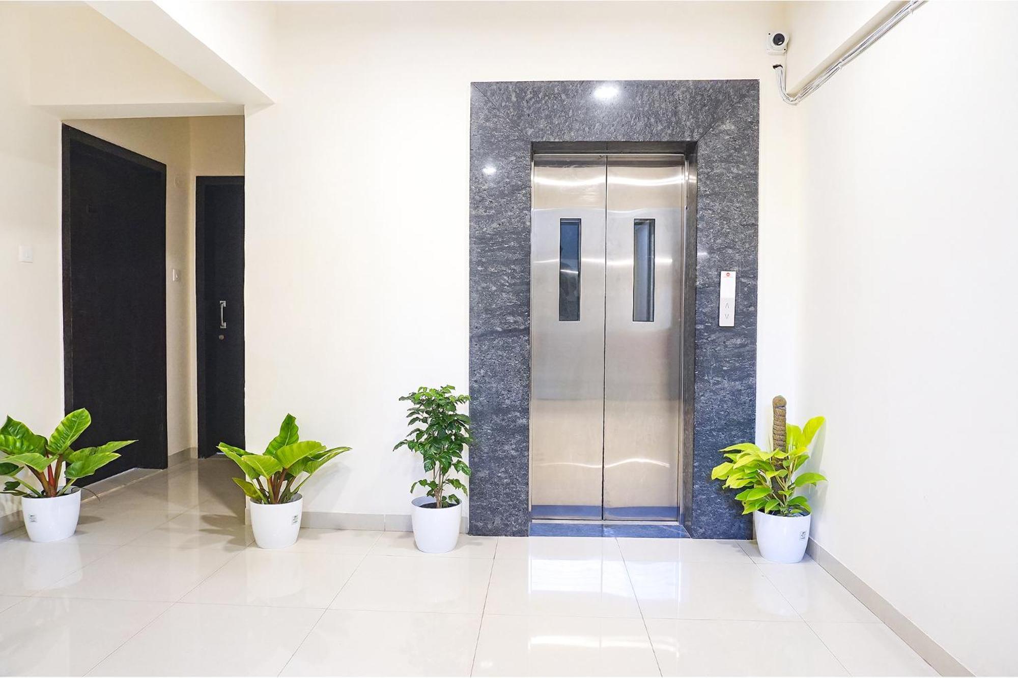 Fabhotel Majestic Luxurious - Nr Rajaram Bhiku Pathare Stadium Пюн Екстериор снимка