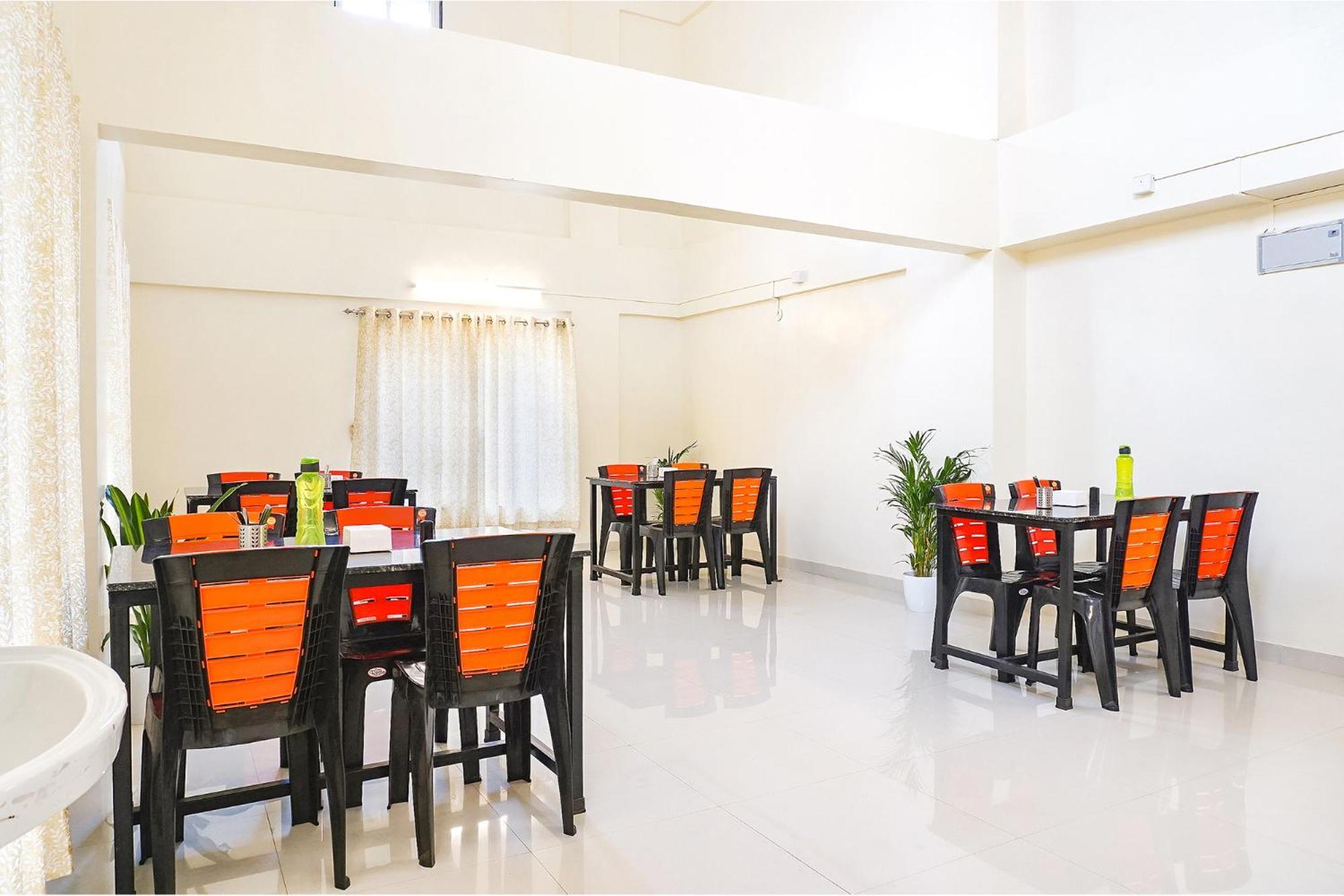 Fabhotel Majestic Luxurious - Nr Rajaram Bhiku Pathare Stadium Пюн Екстериор снимка