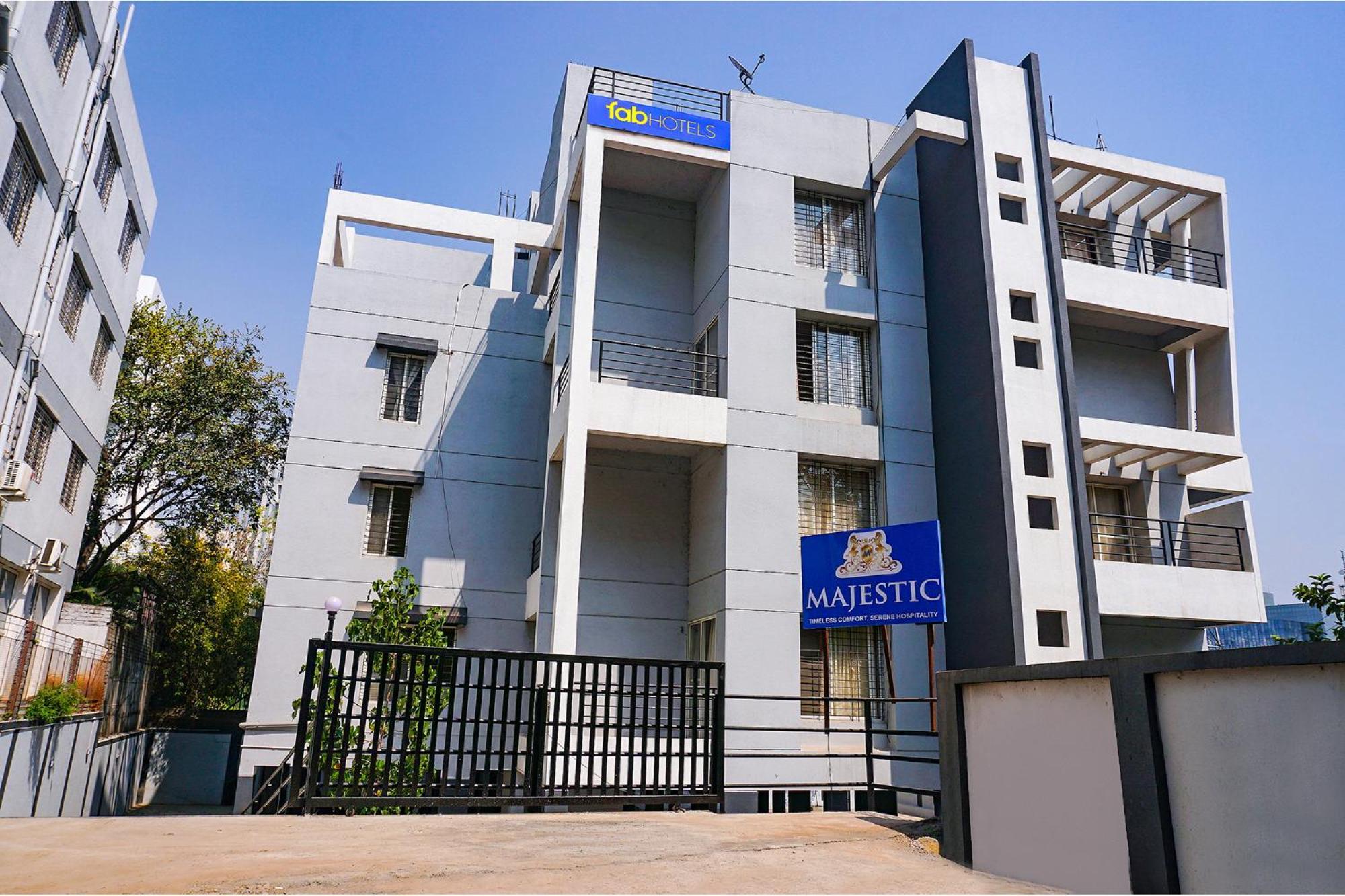 Fabhotel Majestic Luxurious - Nr Rajaram Bhiku Pathare Stadium Пюн Екстериор снимка