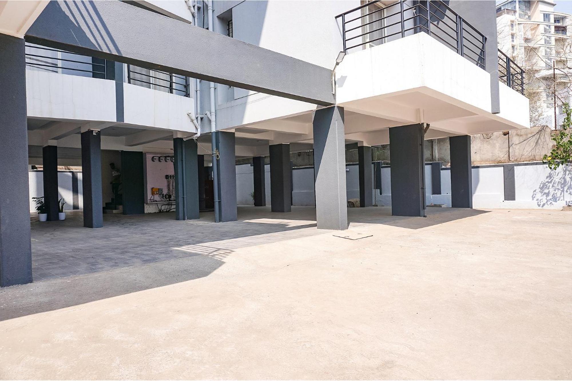 Fabhotel Majestic Luxurious - Nr Rajaram Bhiku Pathare Stadium Пюн Екстериор снимка